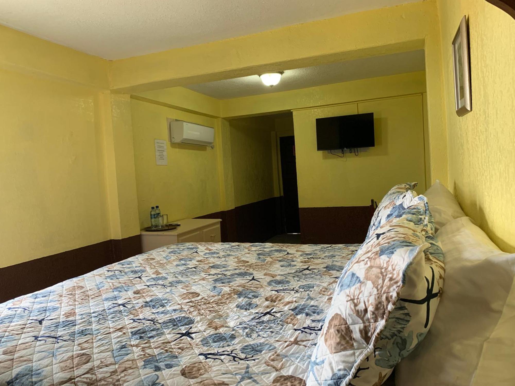 Bonefish Hotel Dangriga Exterior photo