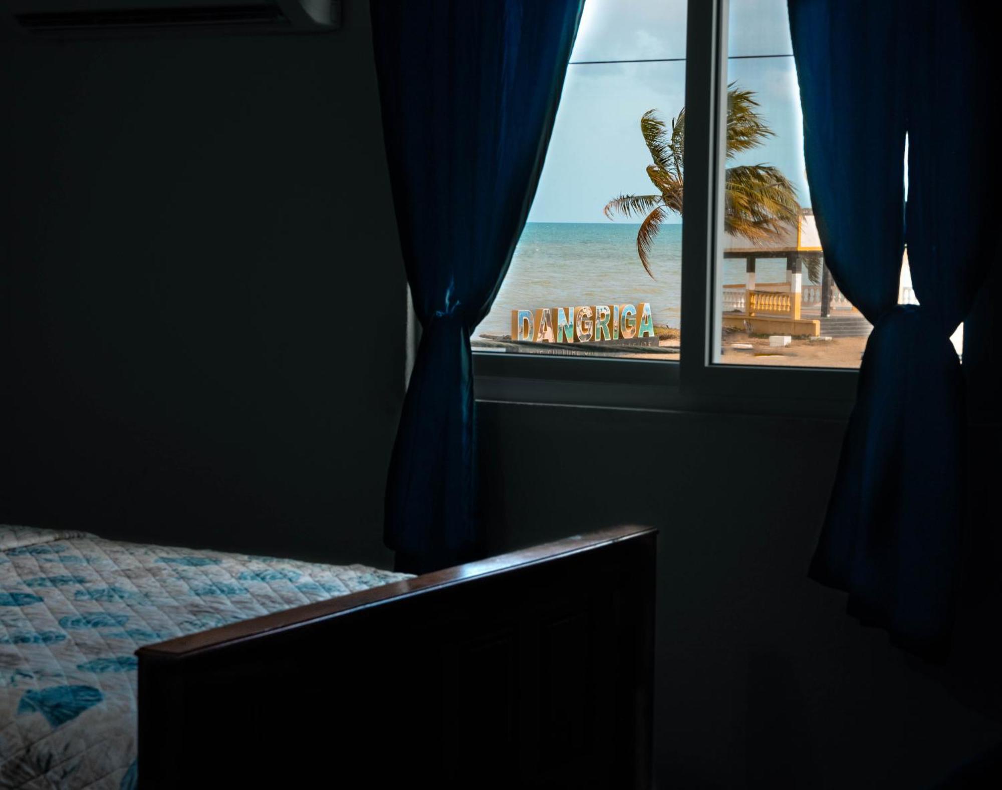 Bonefish Hotel Dangriga Exterior photo